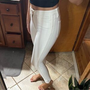 ‼️MOVING SAME ❗️ Joe’s Jeans The Charlie High Rise Ankle Skinny White